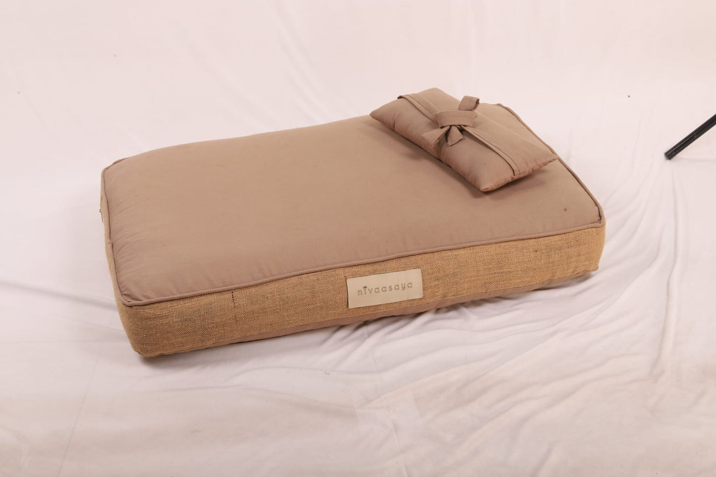 Nivaasya - Large Dog Wooden Bed - Best Dogs' Beds & Furniture